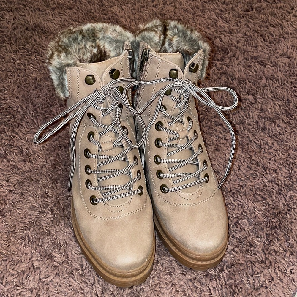 Combat zipper boots